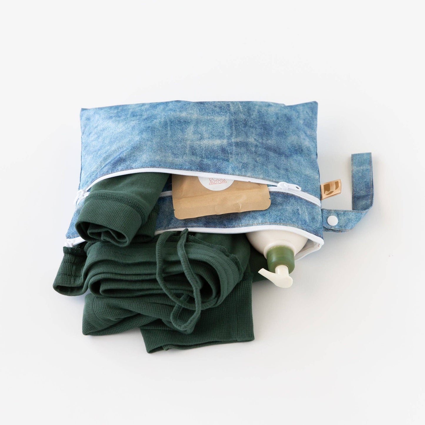 Wet/Dry Clutch: Crushed Denim