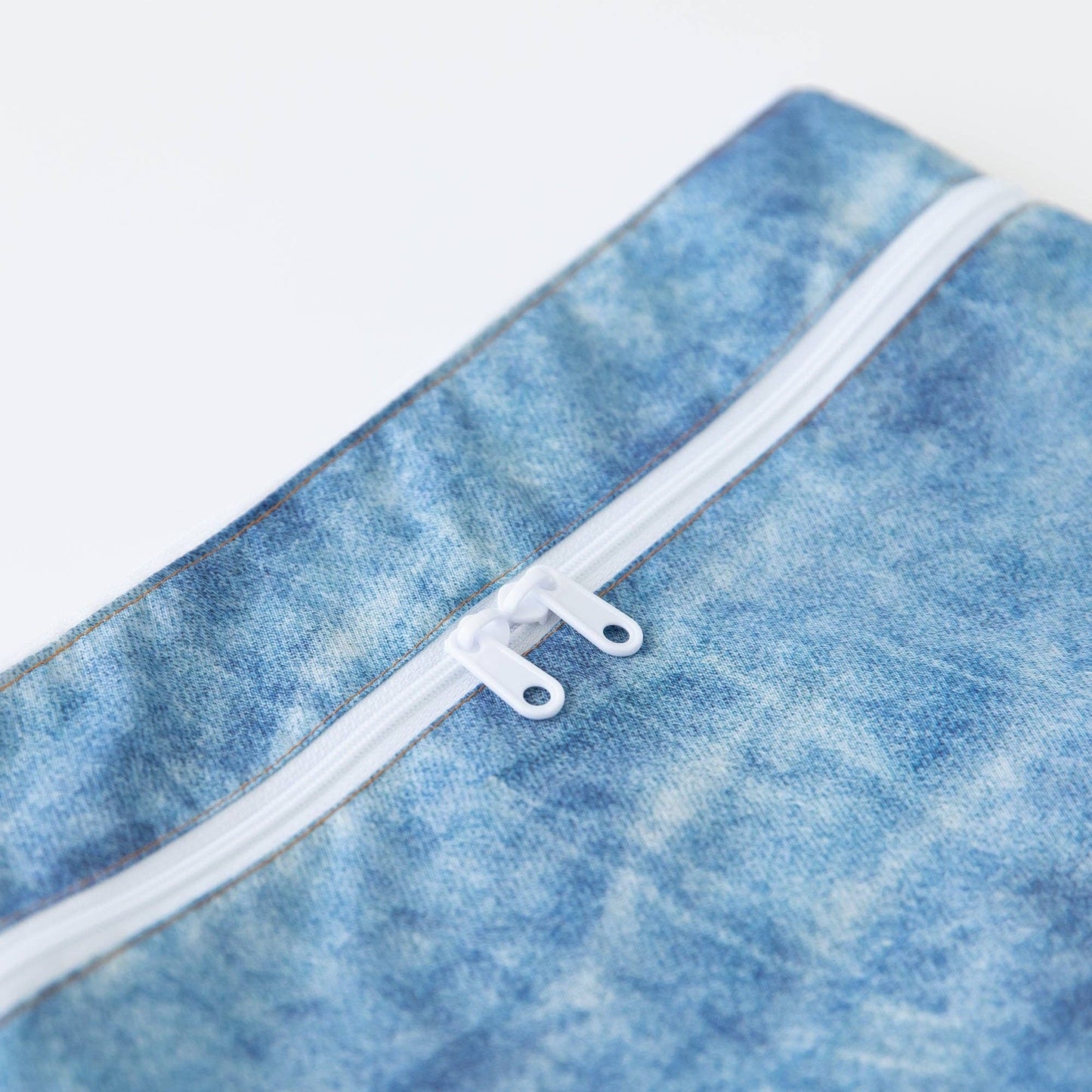 Wet/Dry Clutch: Crushed Denim